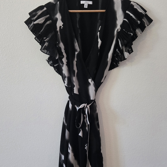 Halston Heritage Dresses & Skirts - Halston Heritage Black and White Dress